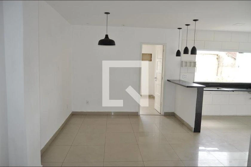Casa para alugar com 3 quartos, varanda e 110 m² — photo 14