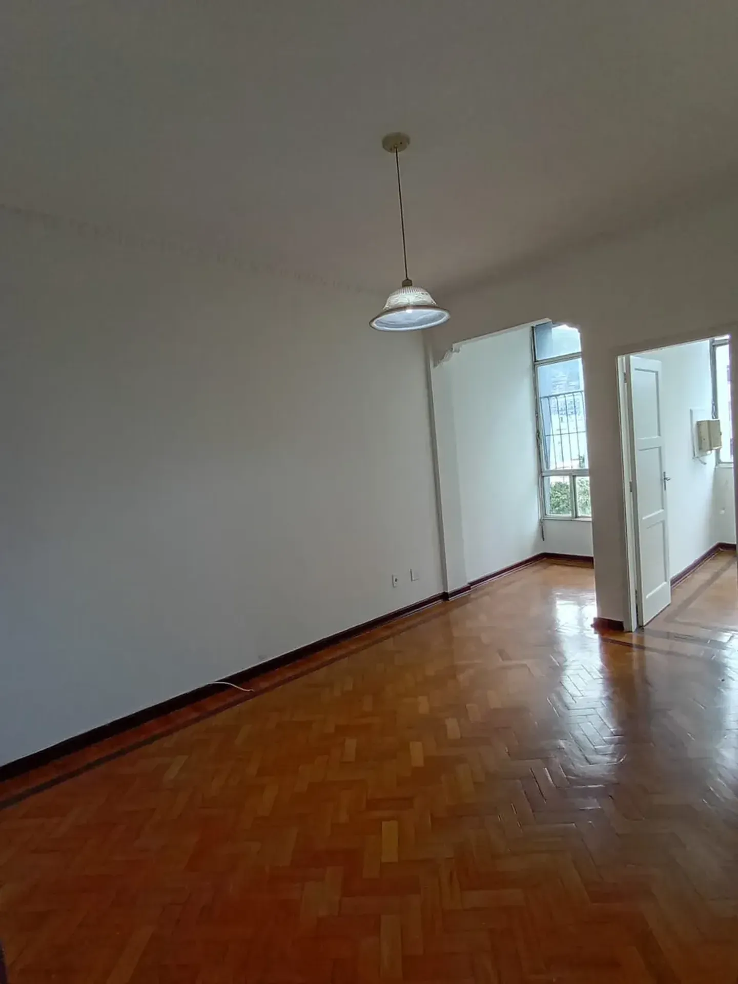Apartment on the 4th floor with wood or laminate floors — photo 8