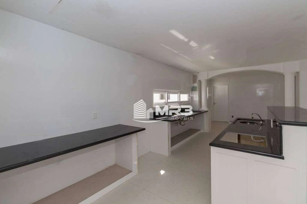 Gated house with 8 en-suite bedrooms and 20 bathrooms — photo 14