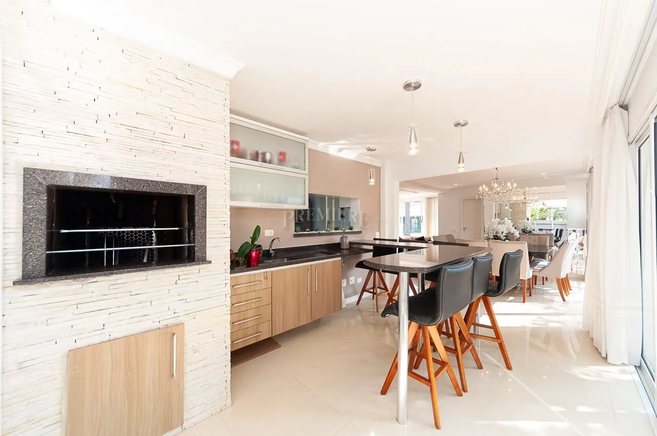 Furnished 270 m² house with 4 bedrooms and open kitchen — photo 19