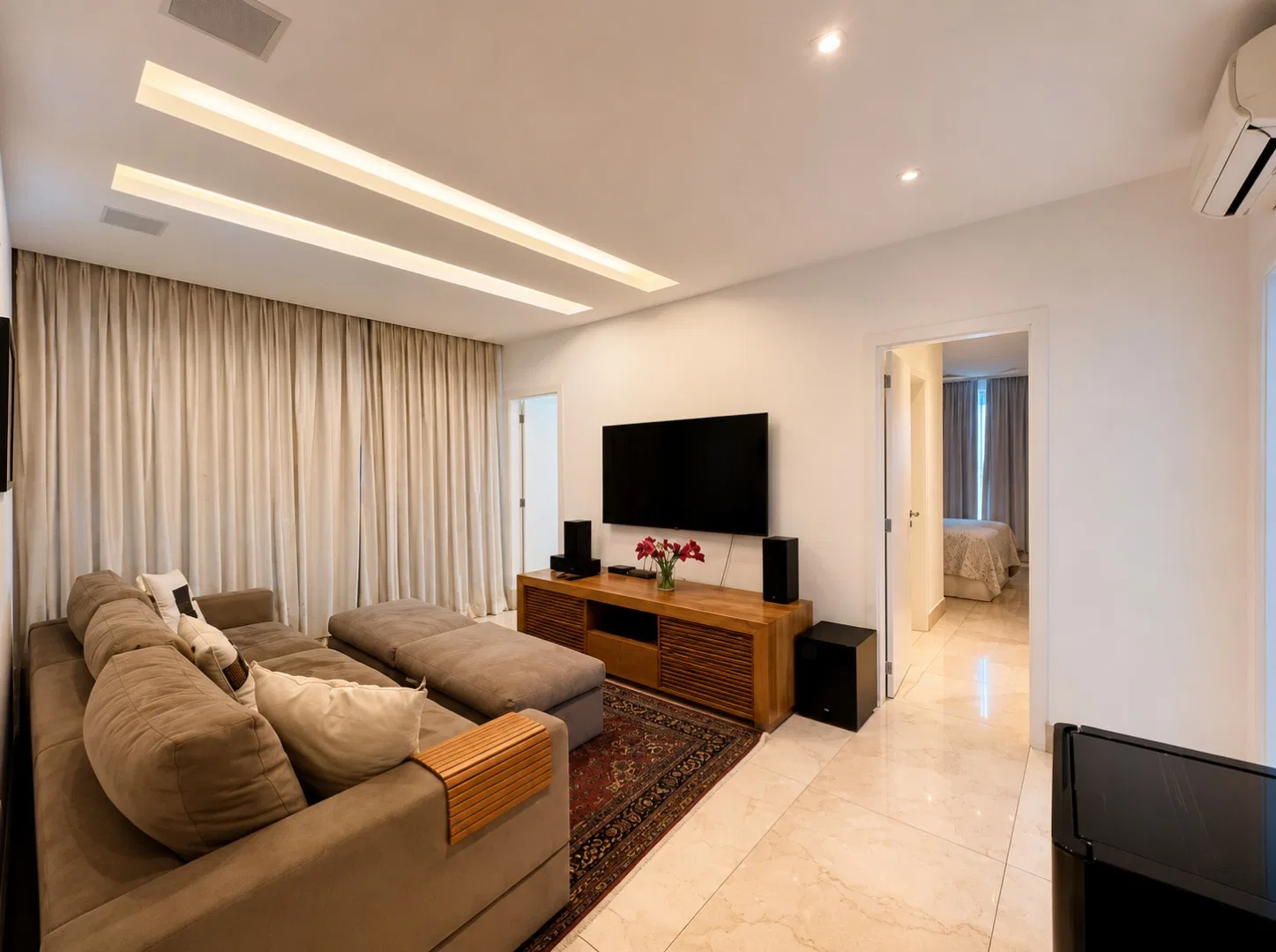 Rental apartment with 4 en-suite bedrooms and 282 m² — photo 19