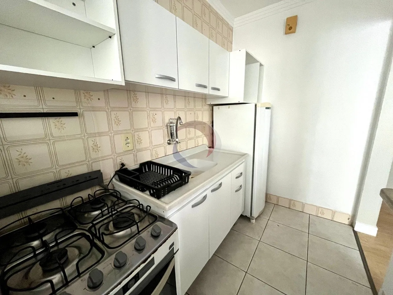 One-bedroom apartment with a washing machine — photo 10