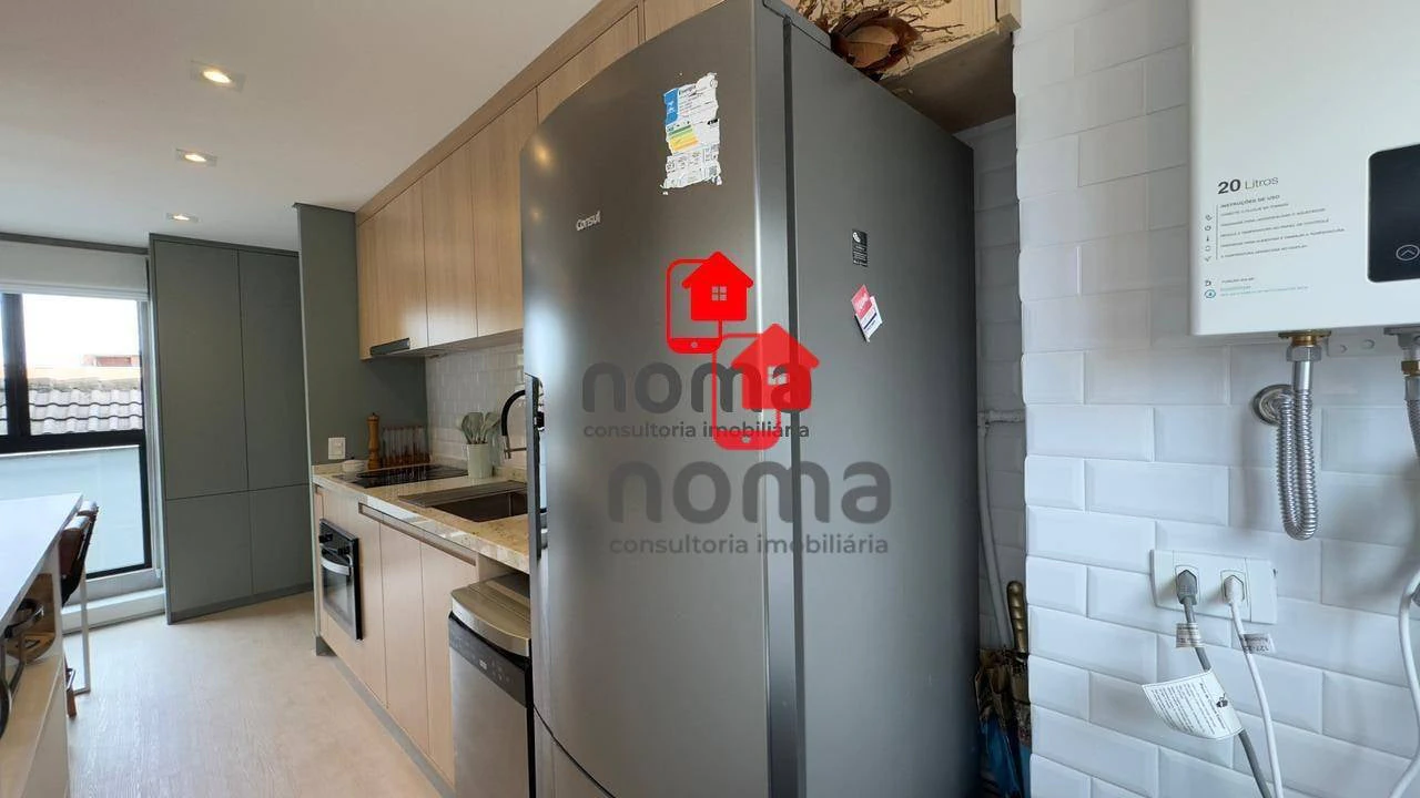 2-bedroom apartment with a glass-enclosed balcony — photo 13