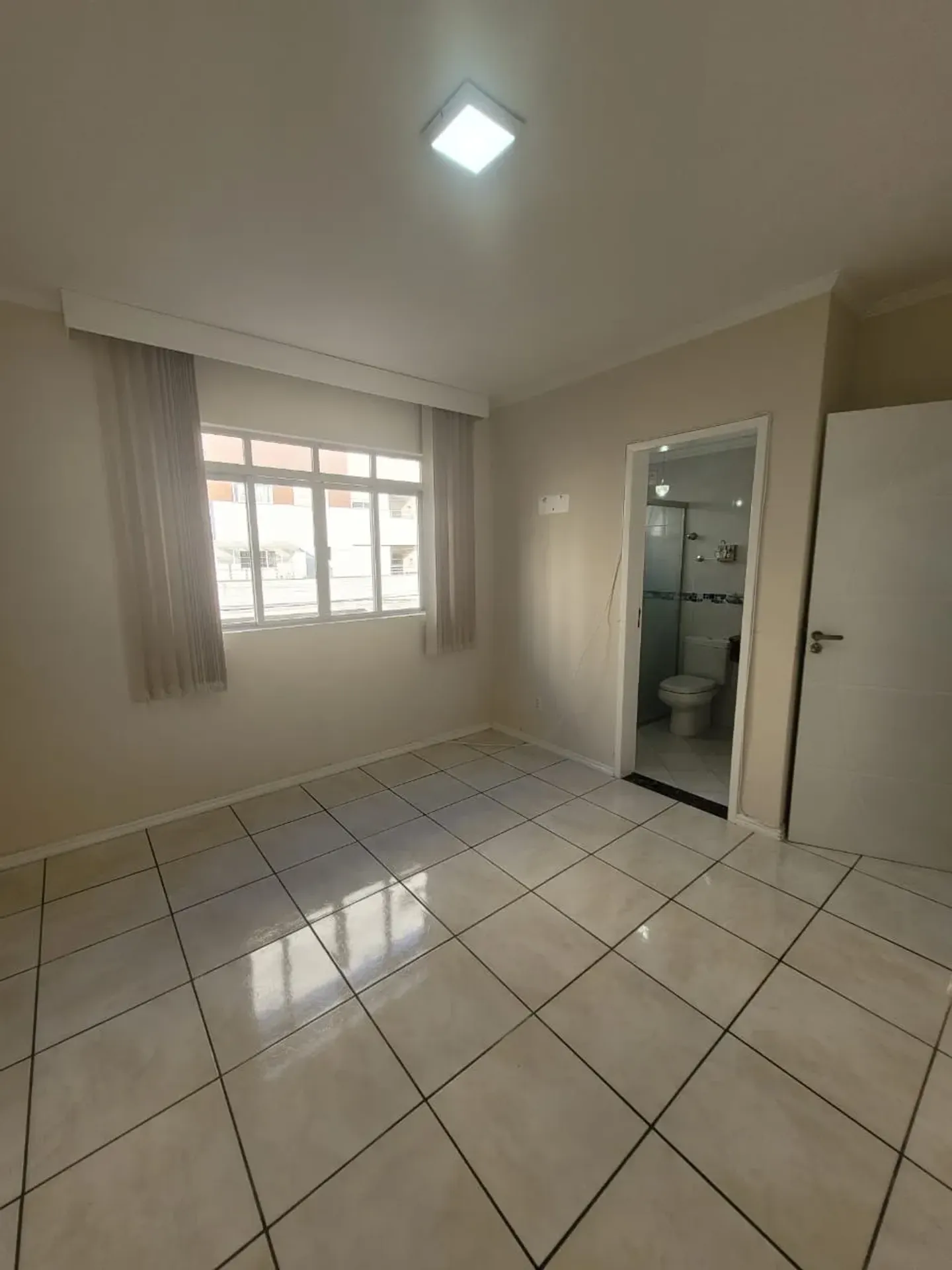 3-bedroom apartment with a washing machine in Florianópolis — photo 11