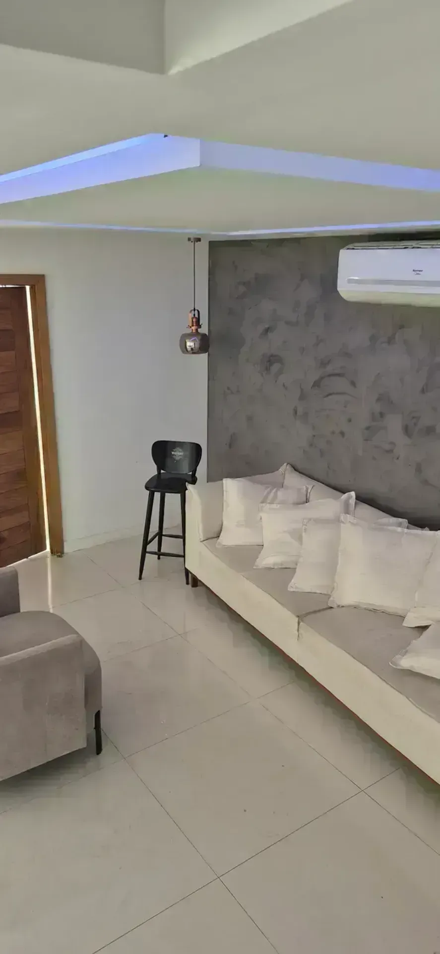 Furnished triplex house with 4 bedrooms and 5 baths — photo 26