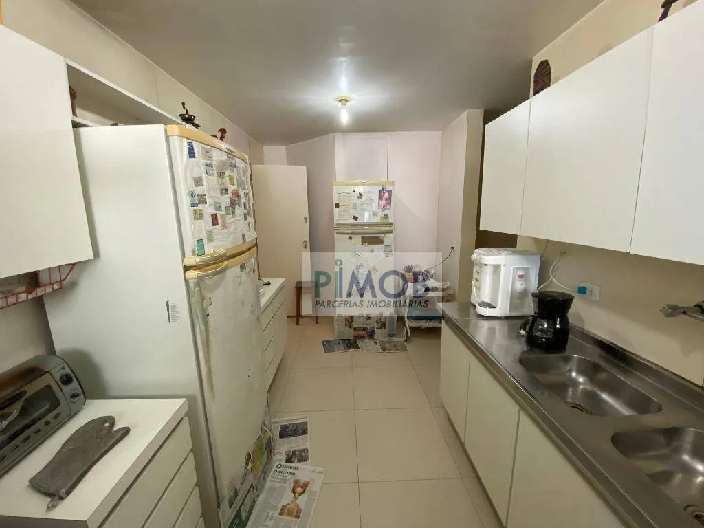 Apartamento com 4 dormitórios e 300 m² com varanda envidraçada — photo 22