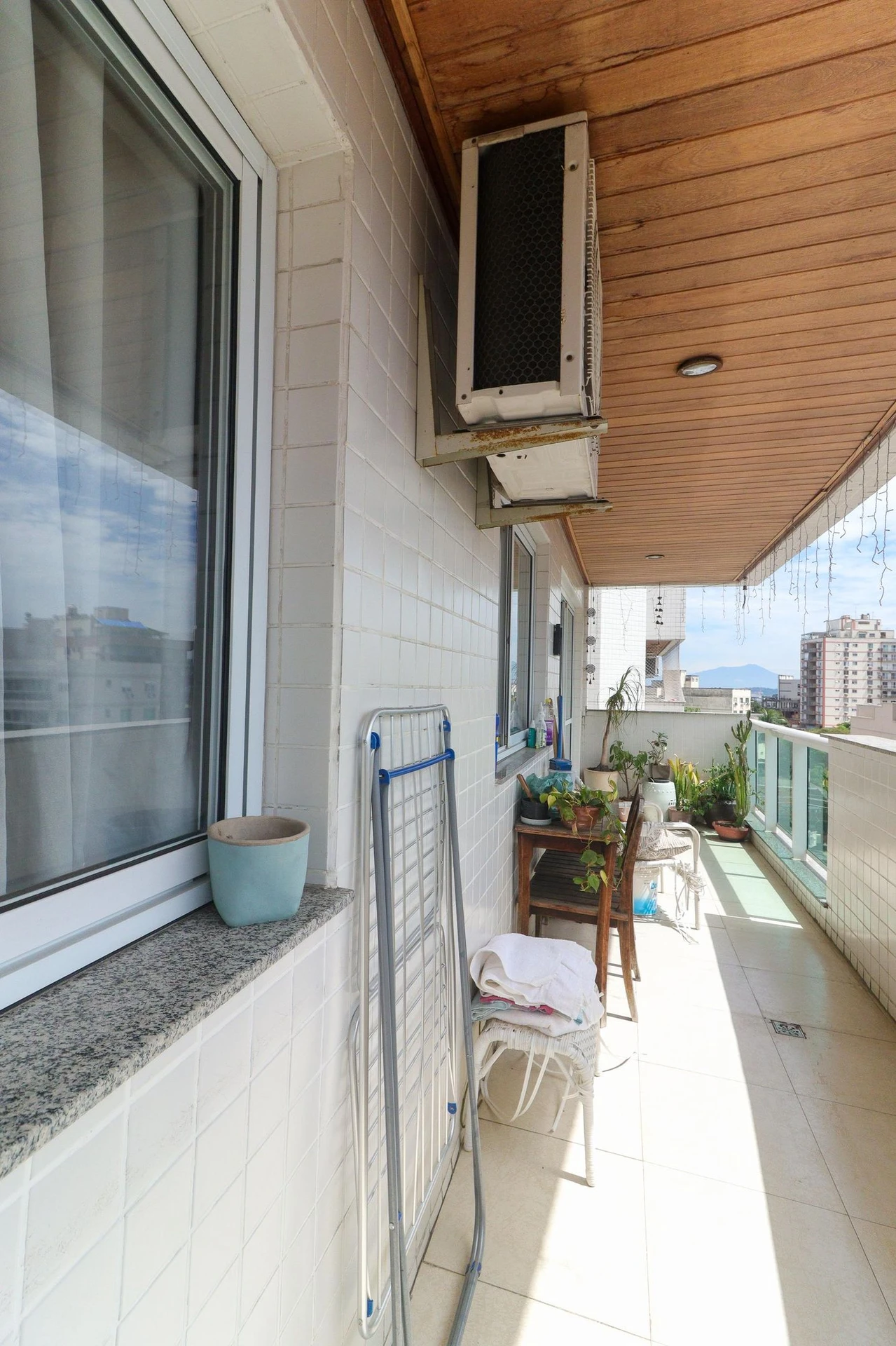 105 m² apartment with a home office and a washing machine — photo 49