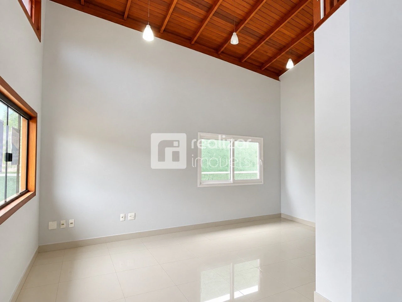 160 m² house with a bathtub and floor-to-ceiling windows — photo 22