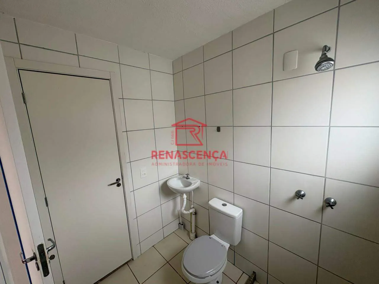 2-bedroom apartment with no parking included — photo 13