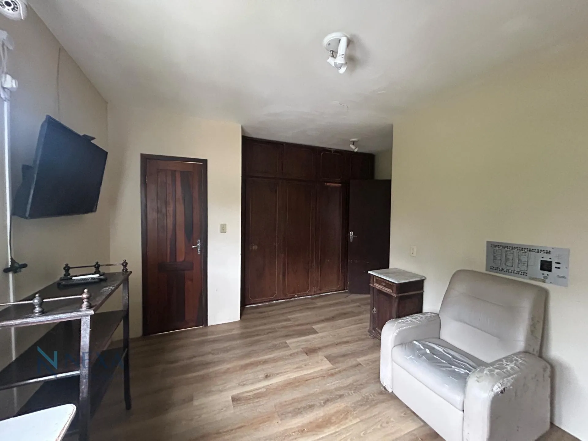 Затишний будинок 200 м² з 4 спальнями та балконом — photo 11