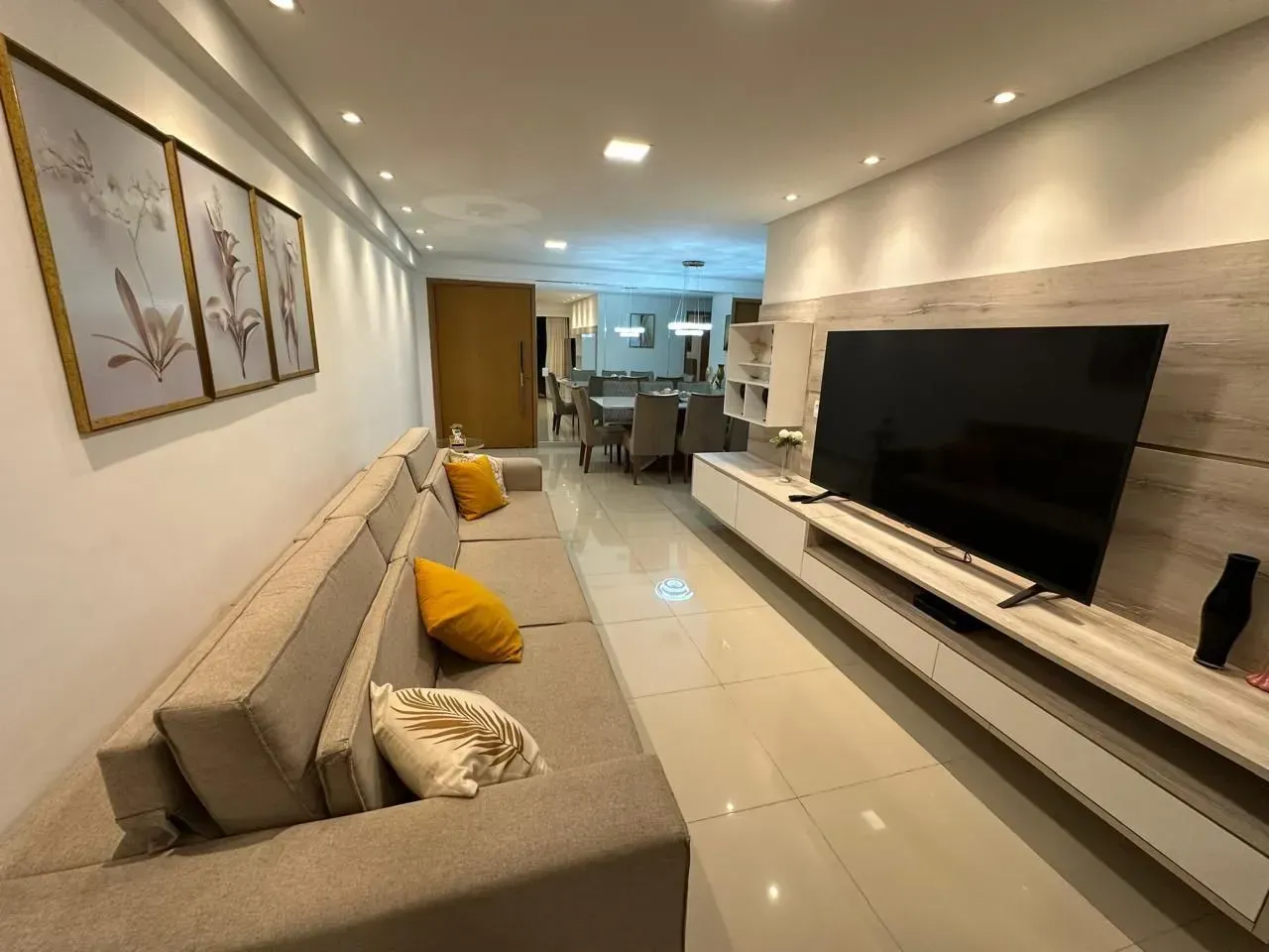 Furnished apartment with 3 suites and 117 m²