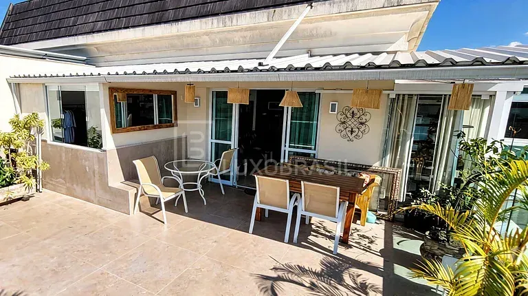 Furnished apartment with 3 bedrooms and 200 m² — photo 10