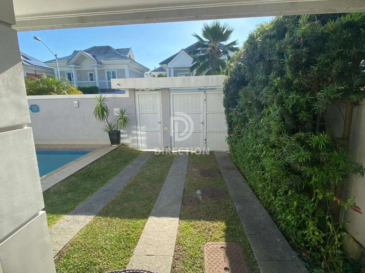4 quartos e banheira: casa de 300 m² — photo 27