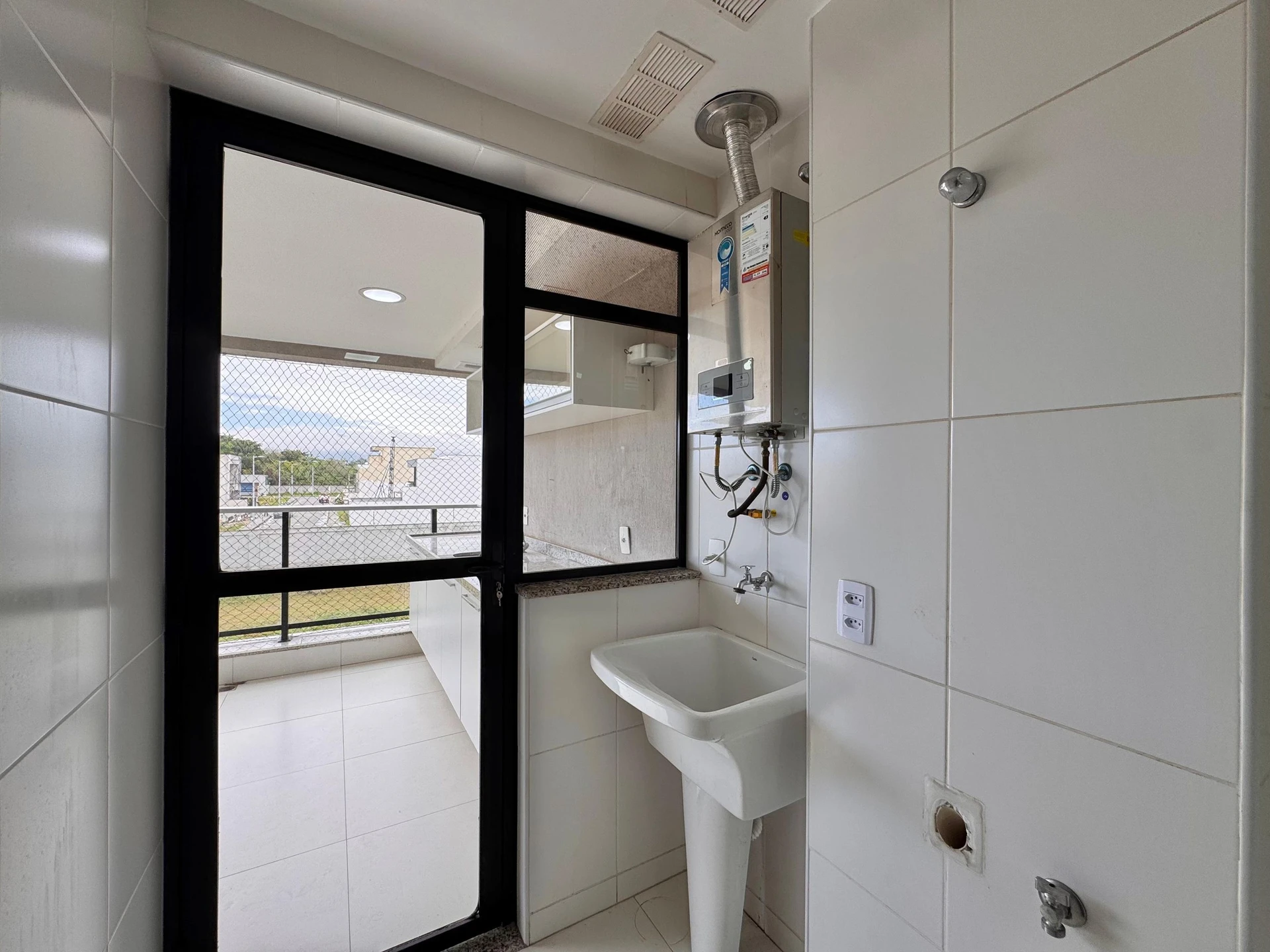 Rental apartment with 2 bedrooms, 1 en-suite bath — photo 21