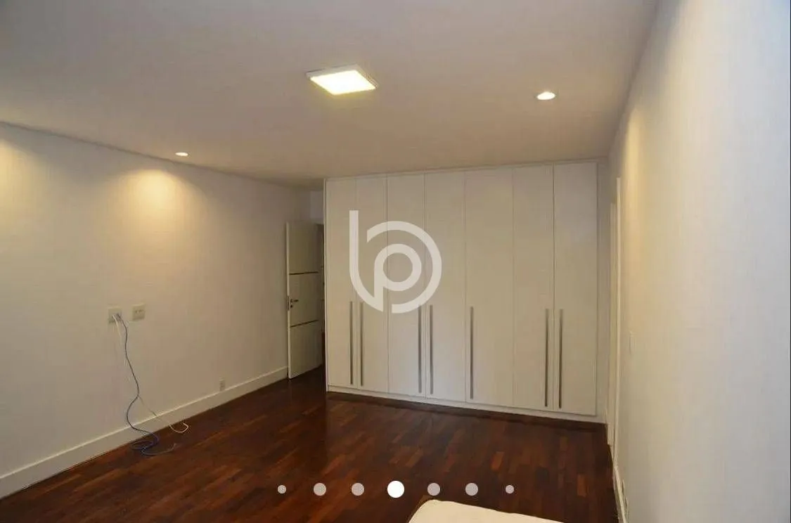 4-bedroom apartment with a closed kitchen and gas stove — photo 25