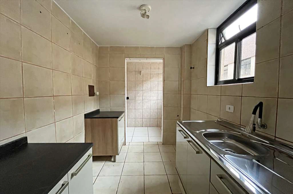 Apartamento com 3 quartos e cozinha fechada — photo 2