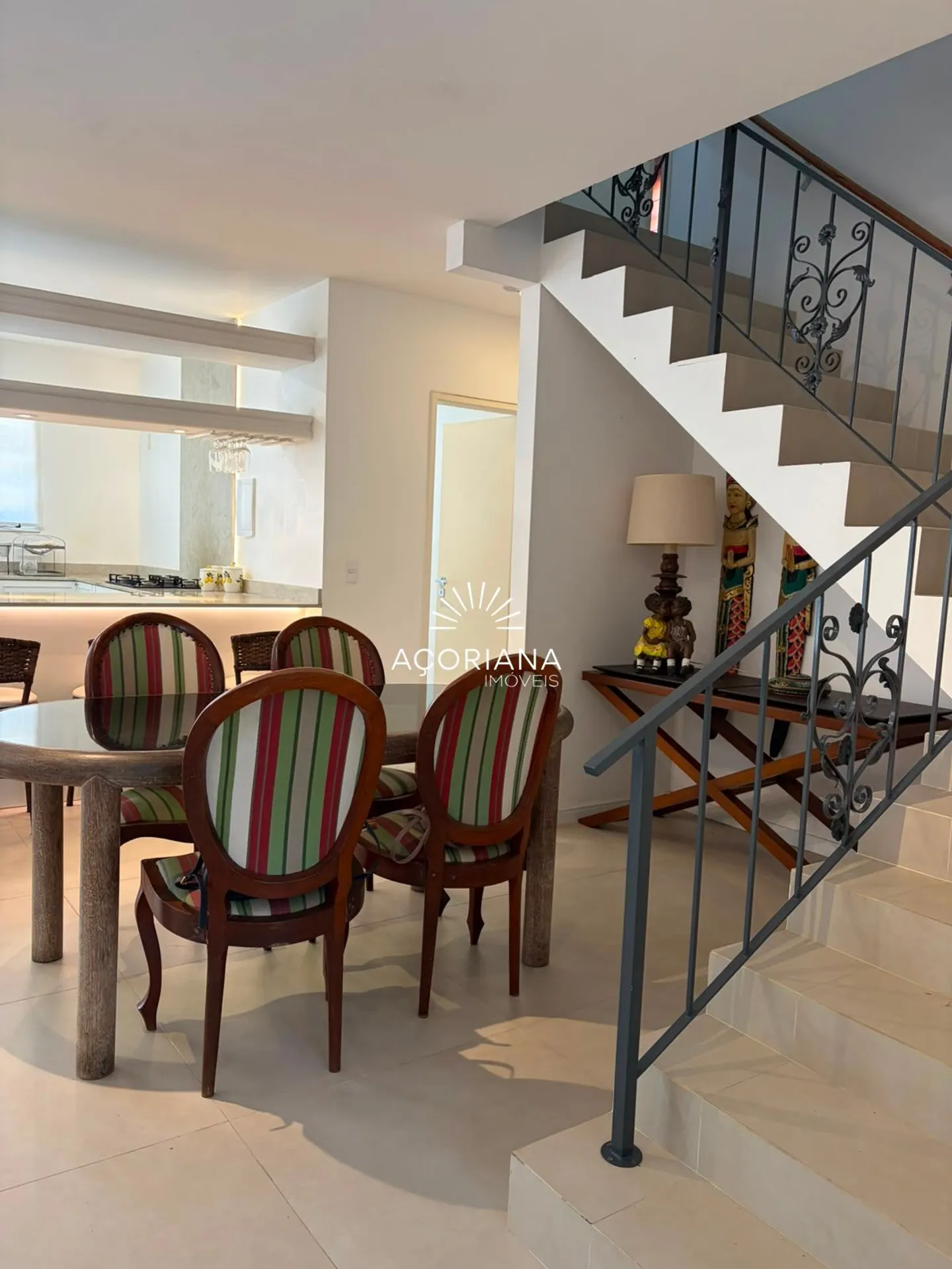 Furnished 600 m² house with 5 bedrooms and an integrated kitchen — photo 65