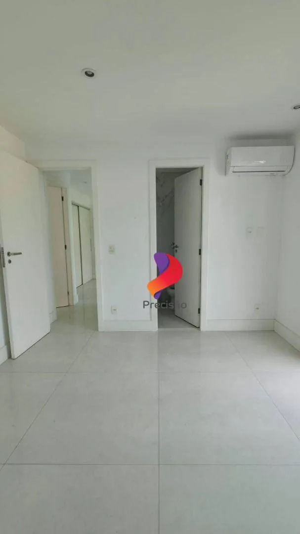 Rental apartment with 3 bedrooms and 5 bathrooms — photo 27