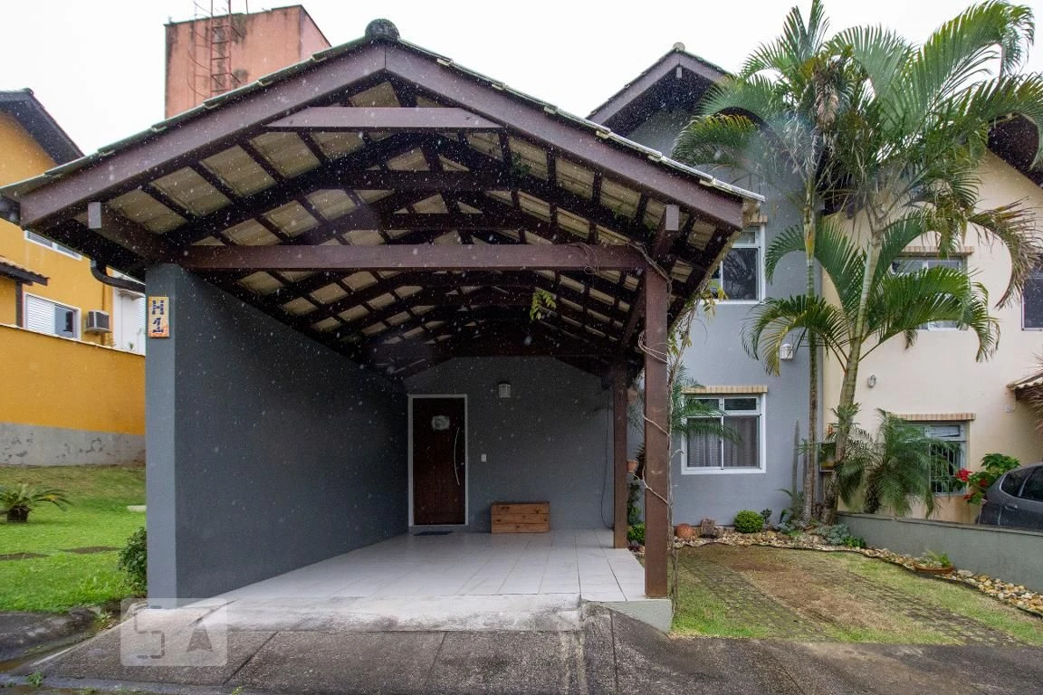 House with 3 bedrooms and a private garden — photo 48
