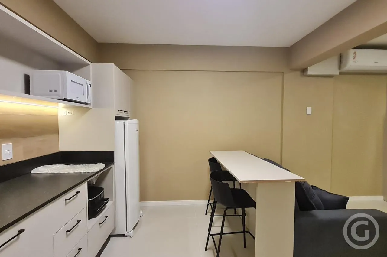 One-bedroom apartment with a home office in Florianópolis — photo 4