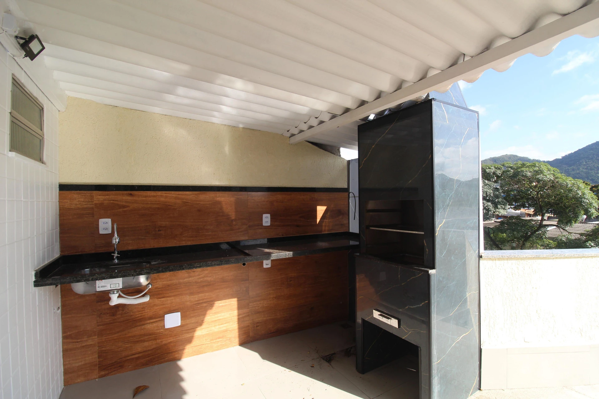 Apartamento sin muebles con 3 dormitorios y jardín privado — photo 20