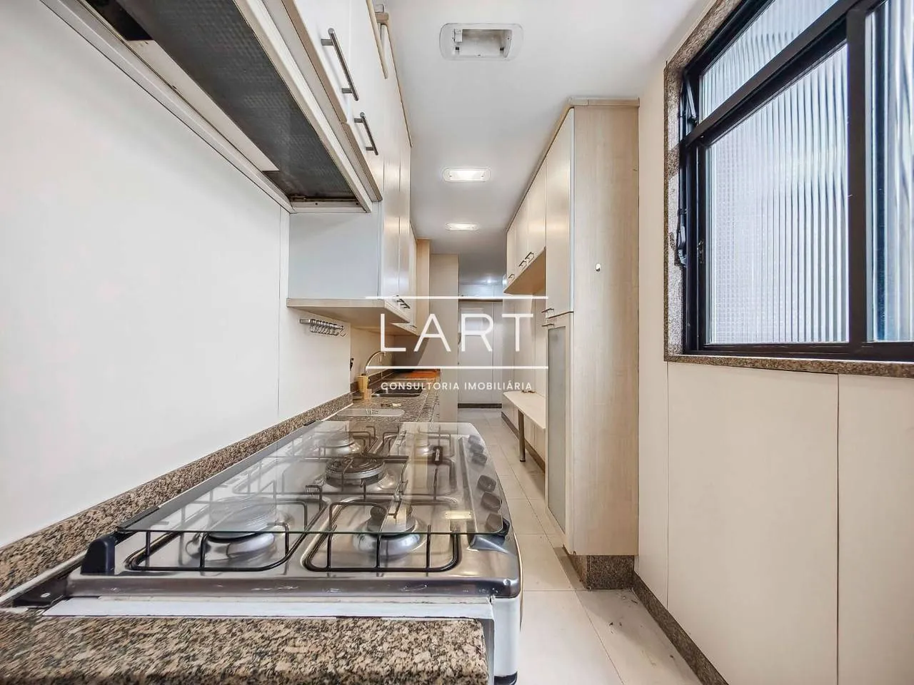 Floor-to-ceiling windows in a 3-bedroom apartment, 125 m² — photo 21