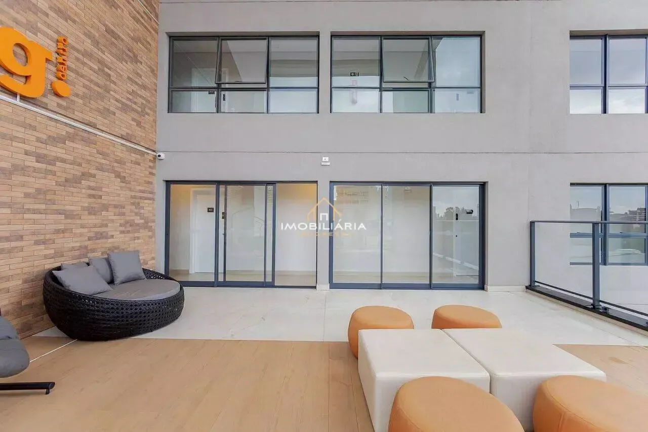 One-bedroom apartment in a building with a coworking space — photo 17