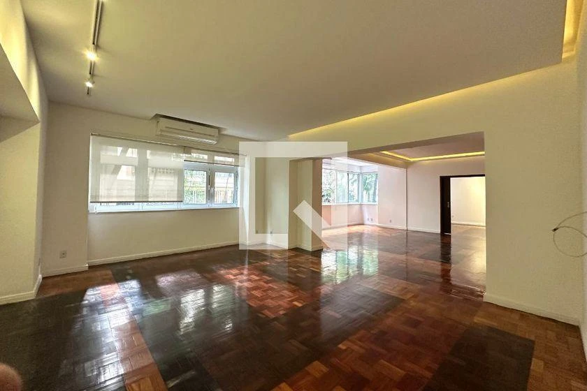 Unfurnished 260 m² apartment with 4 en-suite bedrooms — photo 8