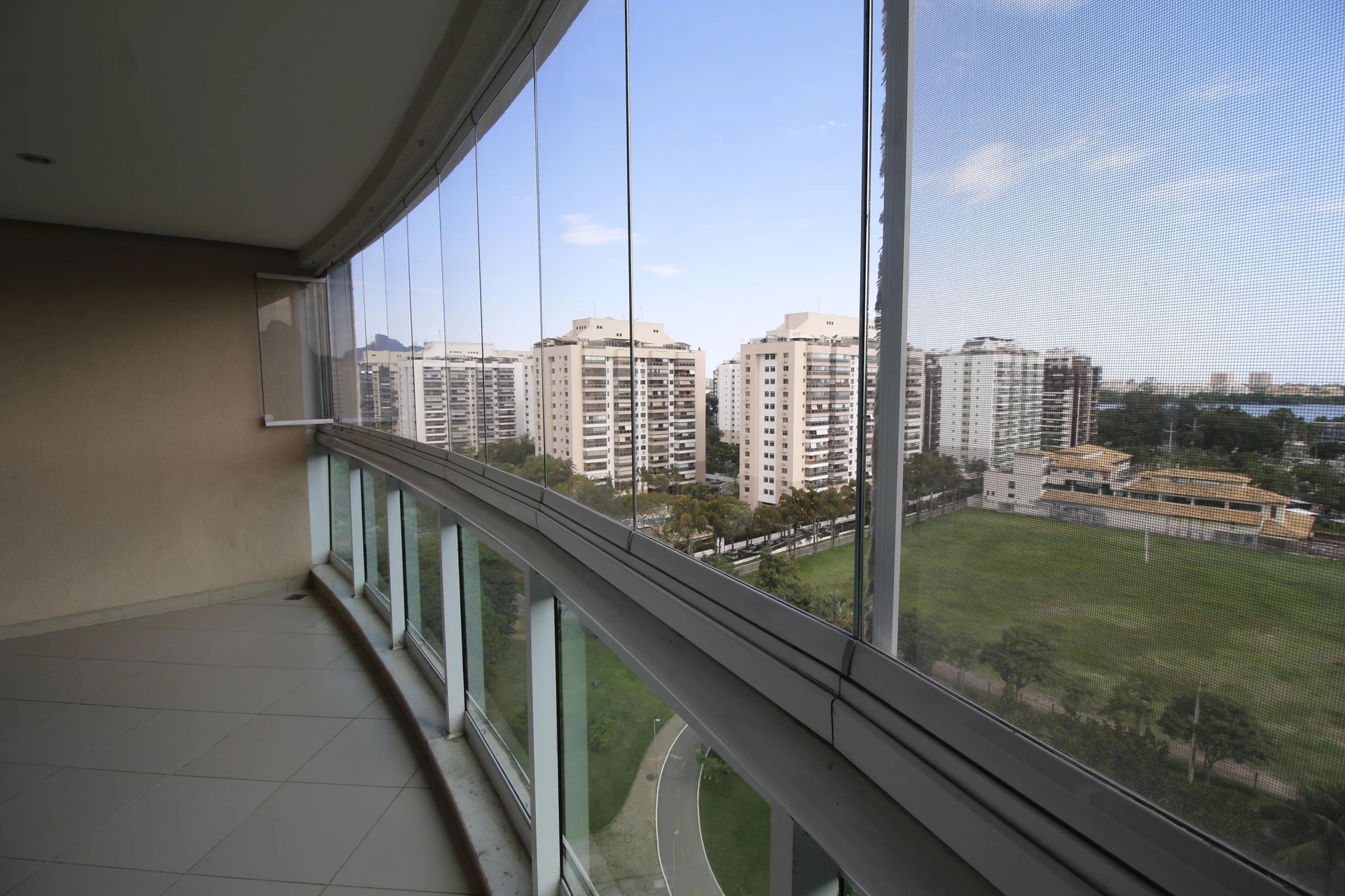 Робоче місце та 3 спальні: квартира 102 м² — photo 33
