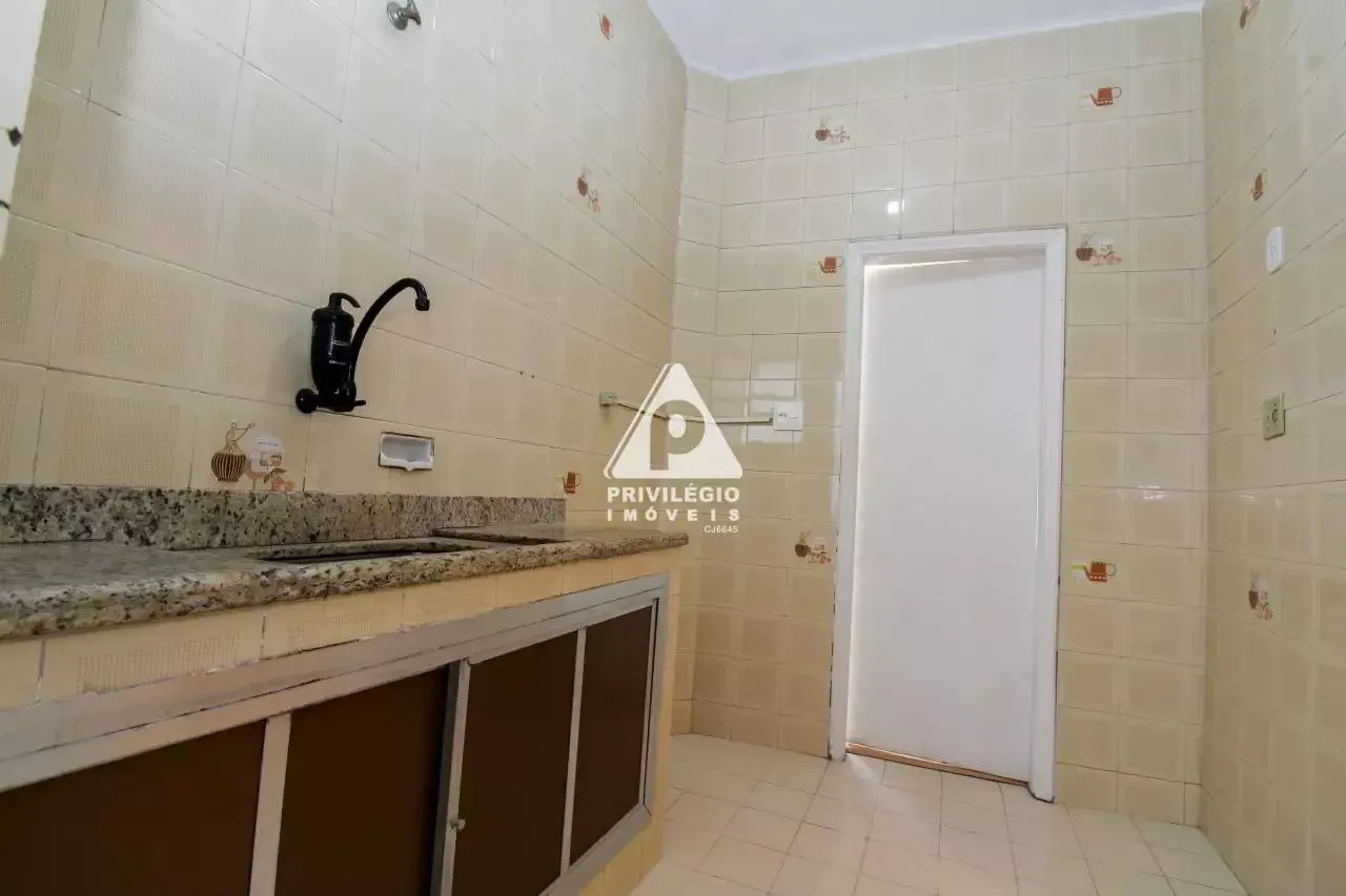 Деревянный пол или ламинат и 2 спальни: квартира 84 м² — photo 10
