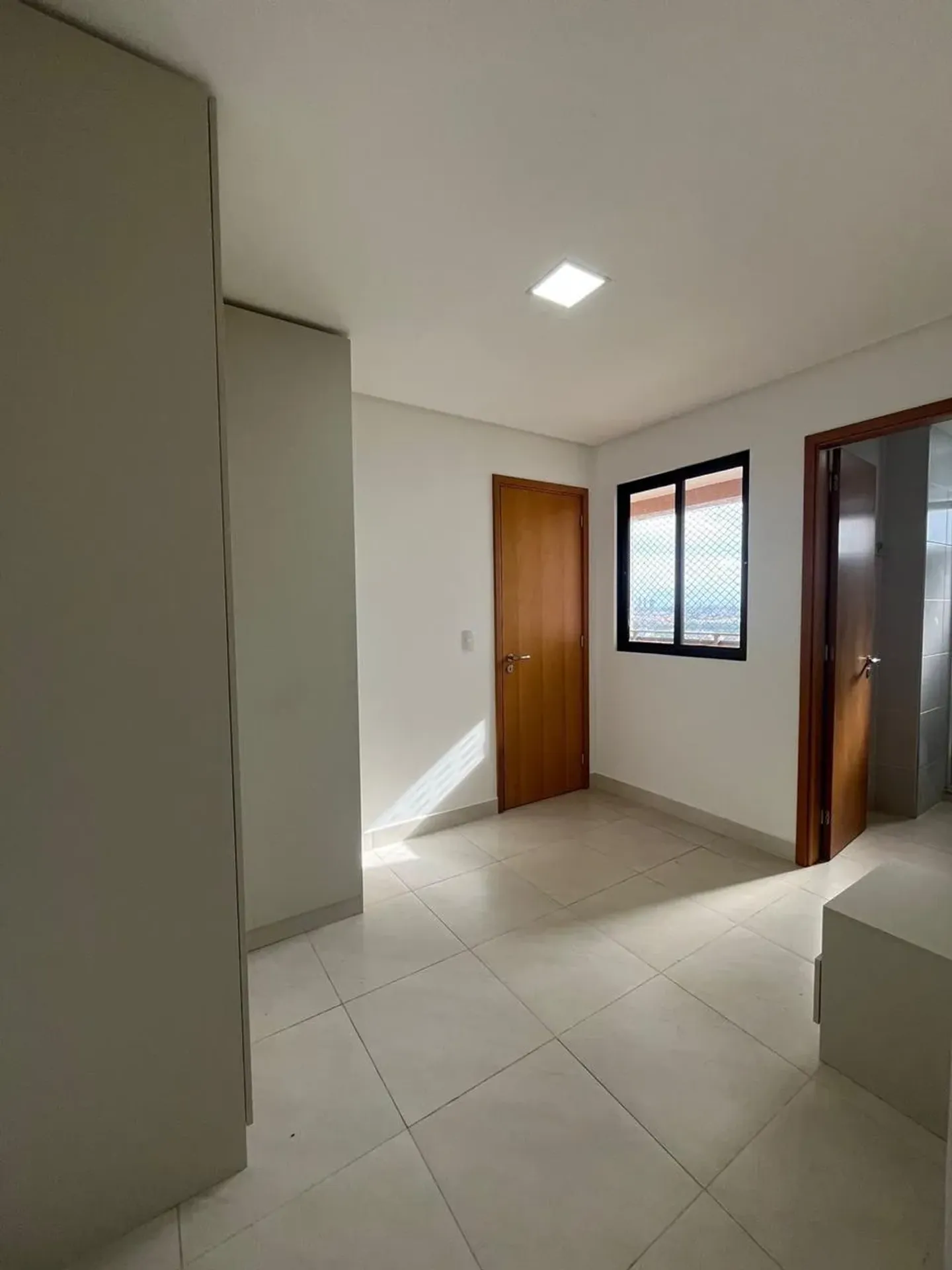 Квартира 90 м² с видом на воду и панорамными окнами — photo 12