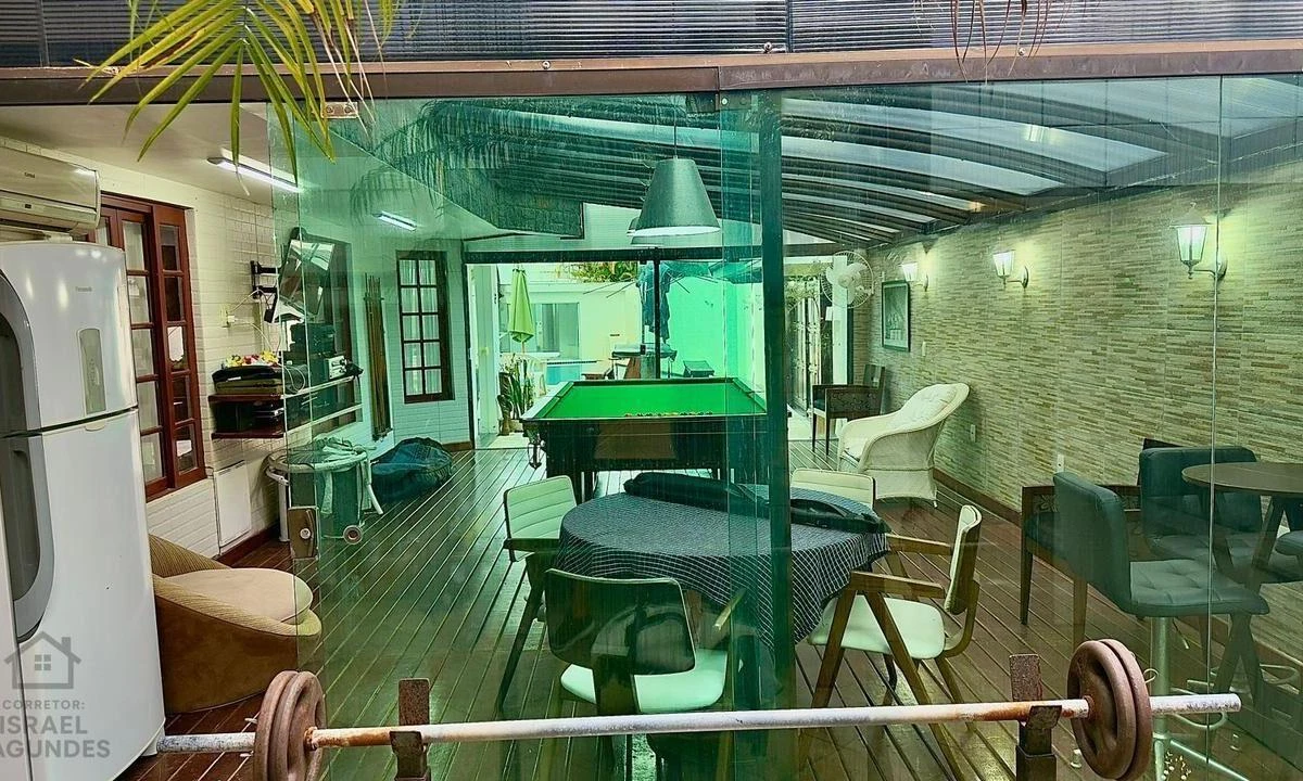 Furnished house with 6 bedrooms and 6 parking spots — photo 30