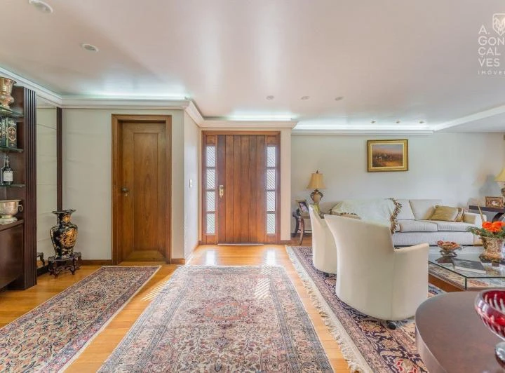 House with 4 bedrooms, 1 en-suite, 10 parking spots — photo 8