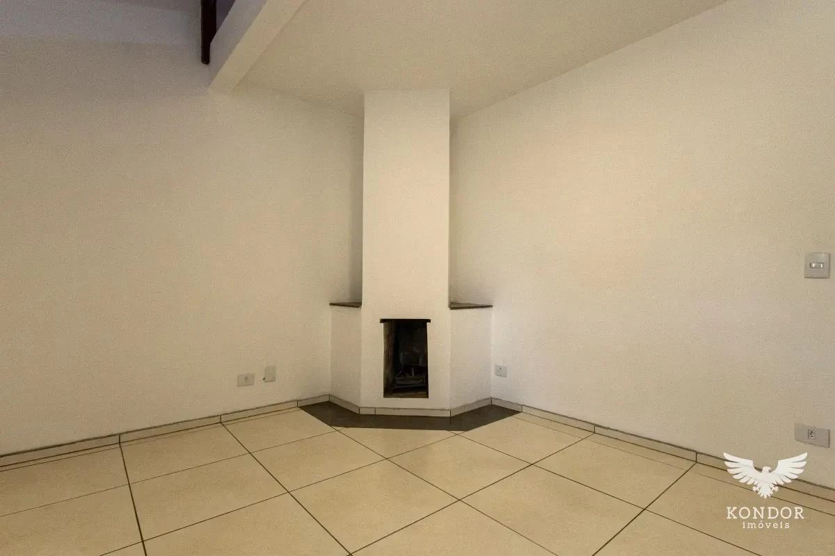 Walk-in closet in a 3-bedroom house, 184 m² — photo 33