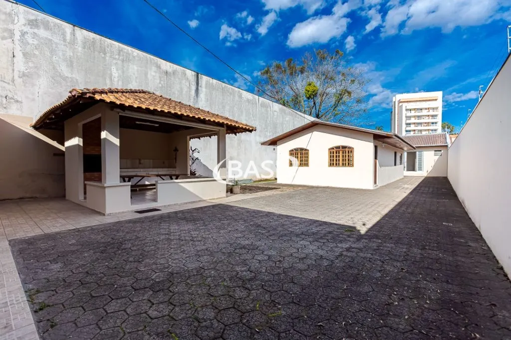 Unfurnished house with 4 bedrooms and shared BBQ area — photo 4