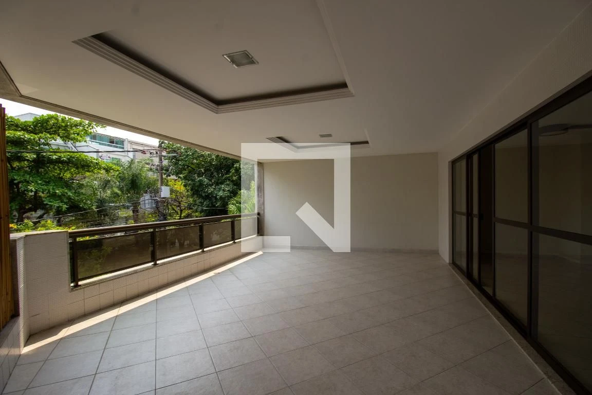 3-bedroom apartment with enclosed kitchen and private garden — photo 16