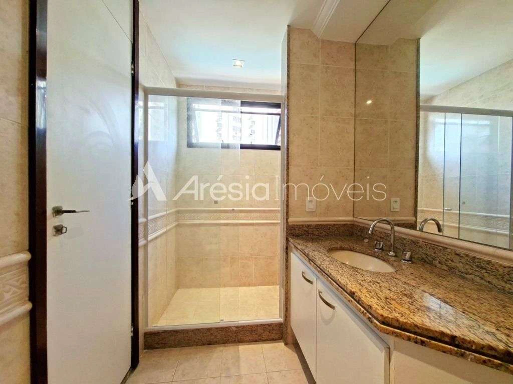 3-bedroom apartment with 140 m² and city-view windows — photo 7