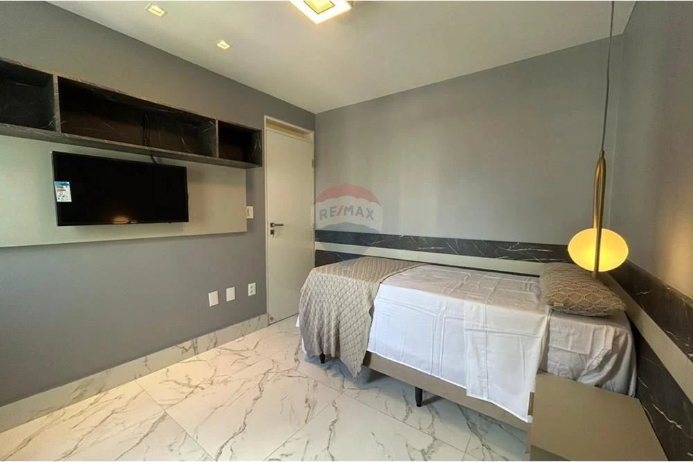 Furnished apartment, 132 m², with a glass-enclosed balcony — photo 15