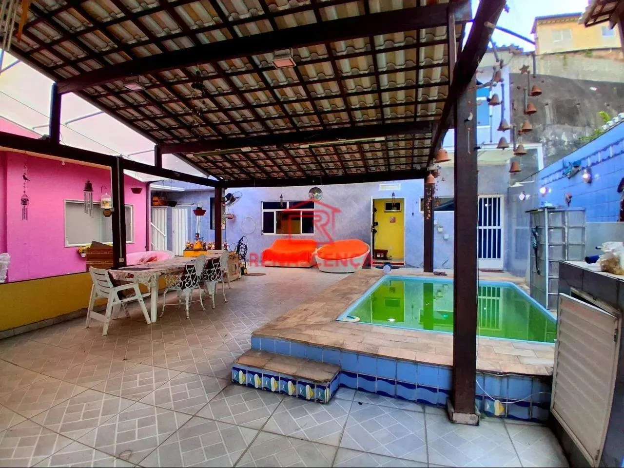Casa mobiliada com área de piscina ao ar livre — photo 18