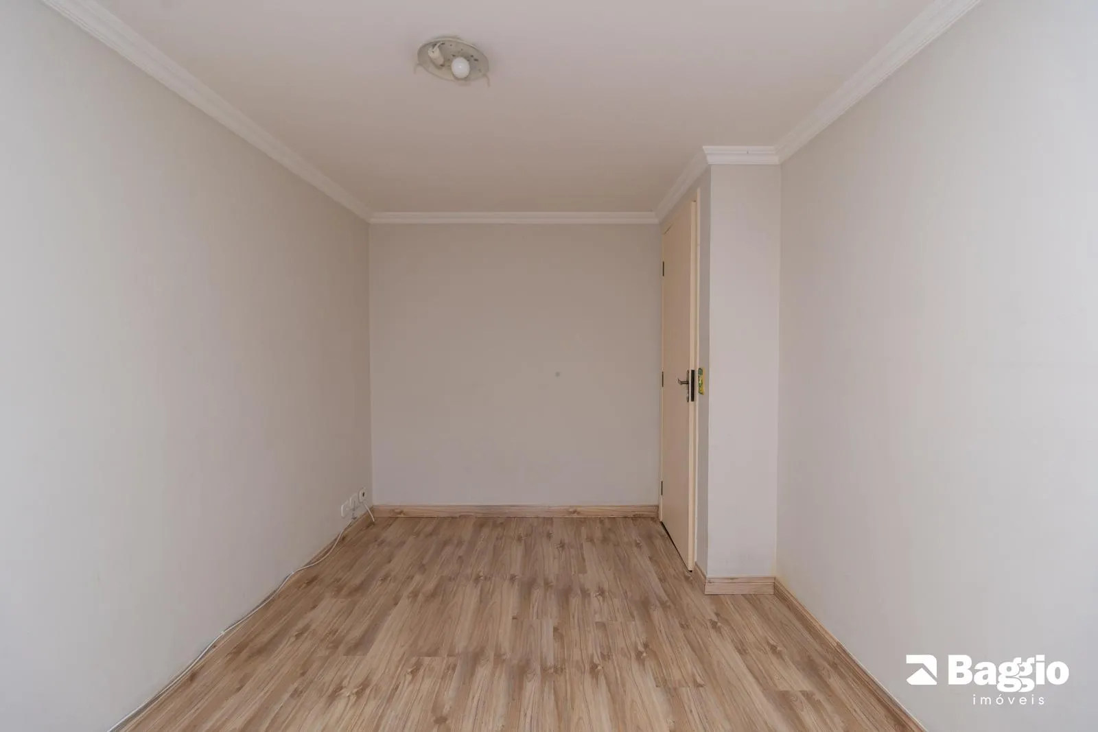 Balcony with a grill in a 3-bedroom house, 118 m² — photo 51