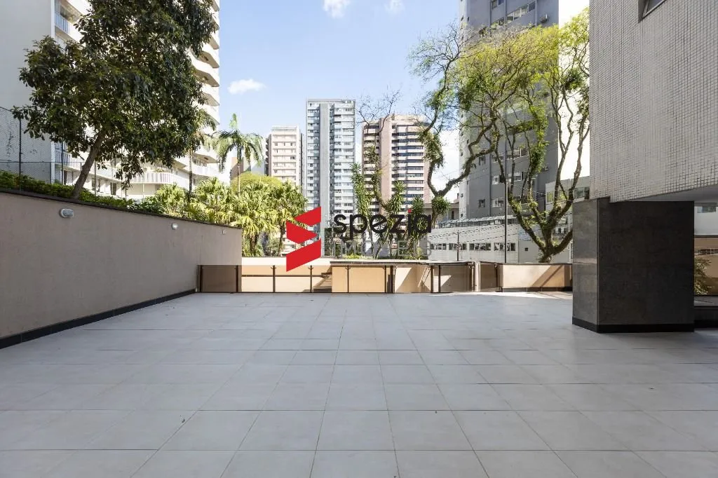 332 m² apartment with 2 bedrooms and 5 bathrooms — photo 33