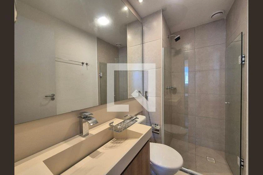 2-bedroom apartment in a building with a pool — photo 25