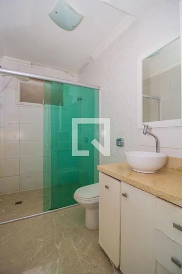 Casa con piso de madera o laminado en Curitiba — photo 20
