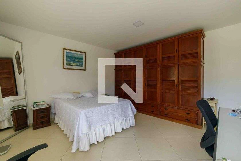 300 m² house with 5 en-suite bedrooms and private garden — photo 21