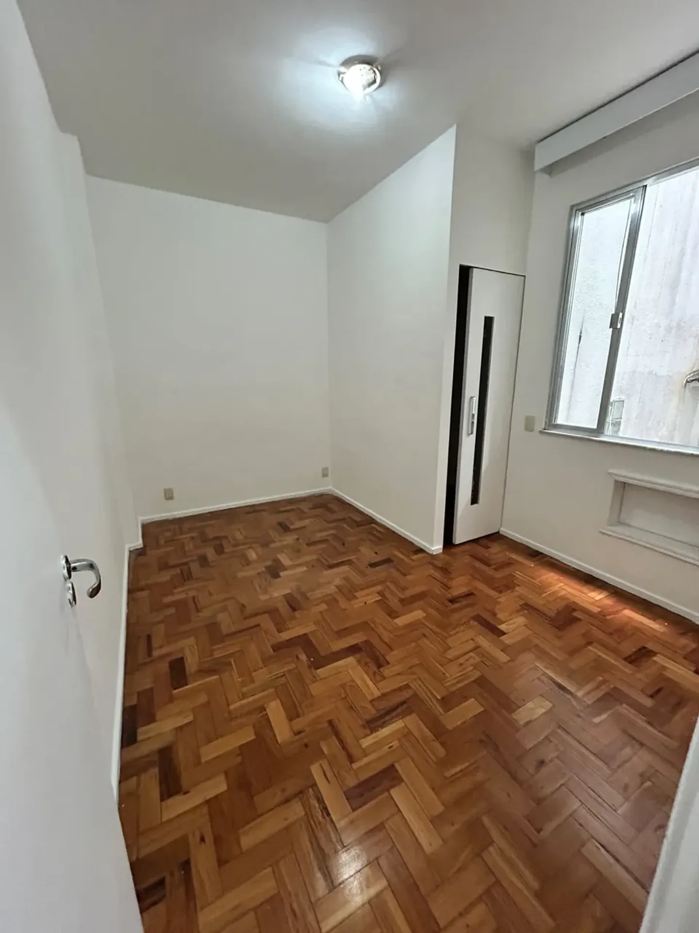 2-bedroom apartment with a walk-in closet — photo 5