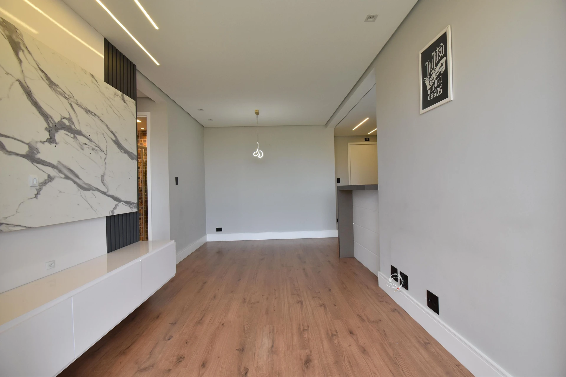 Квартира 62 м² с грилем на балконе и застеклённым балконом — photo 25