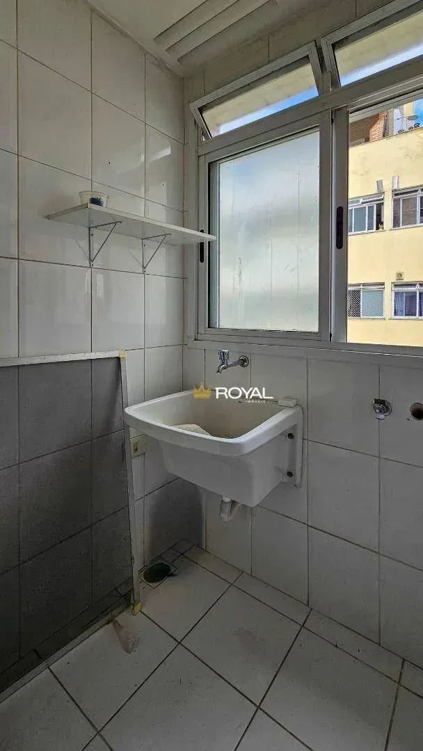 2-bedroom apartment with a glass-enclosed balcony — photo 18