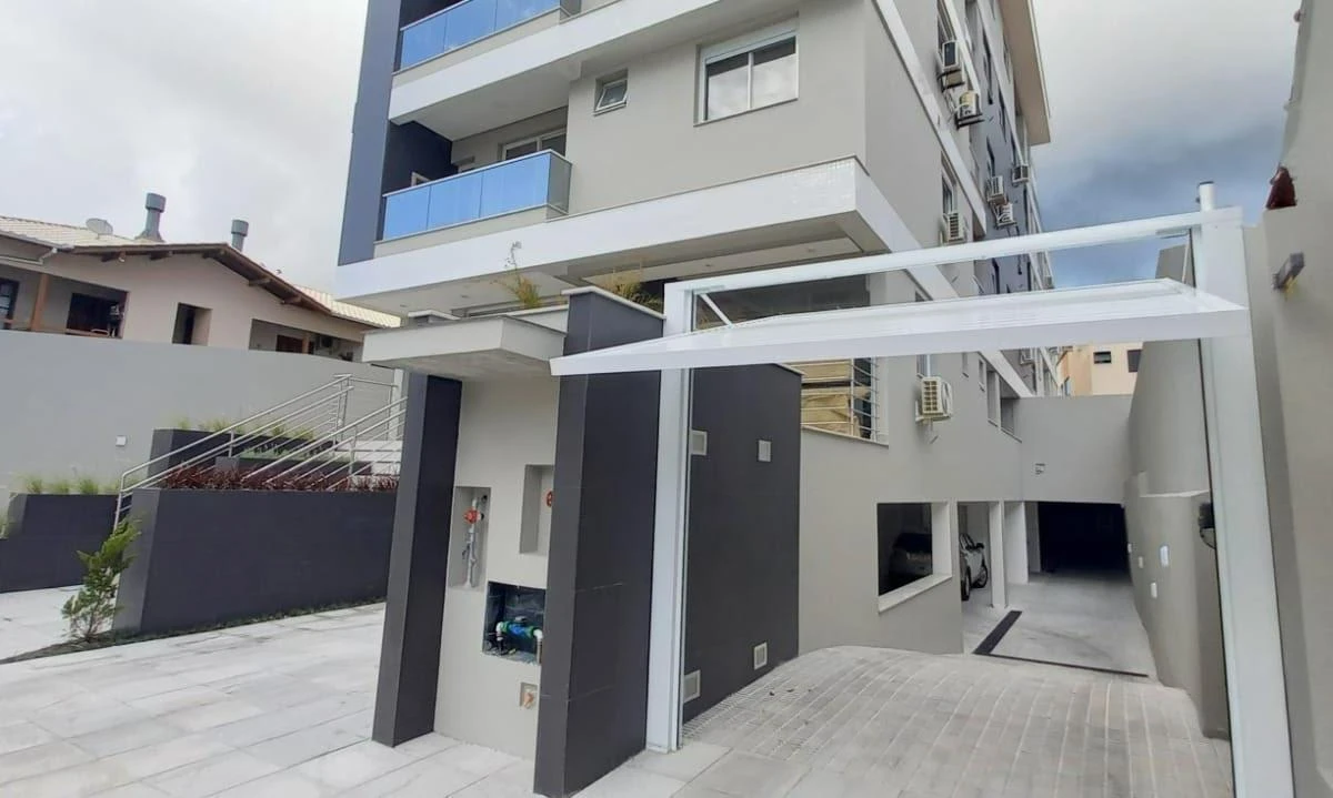One-bedroom apartment with a water view in Florianópolis — photo 29