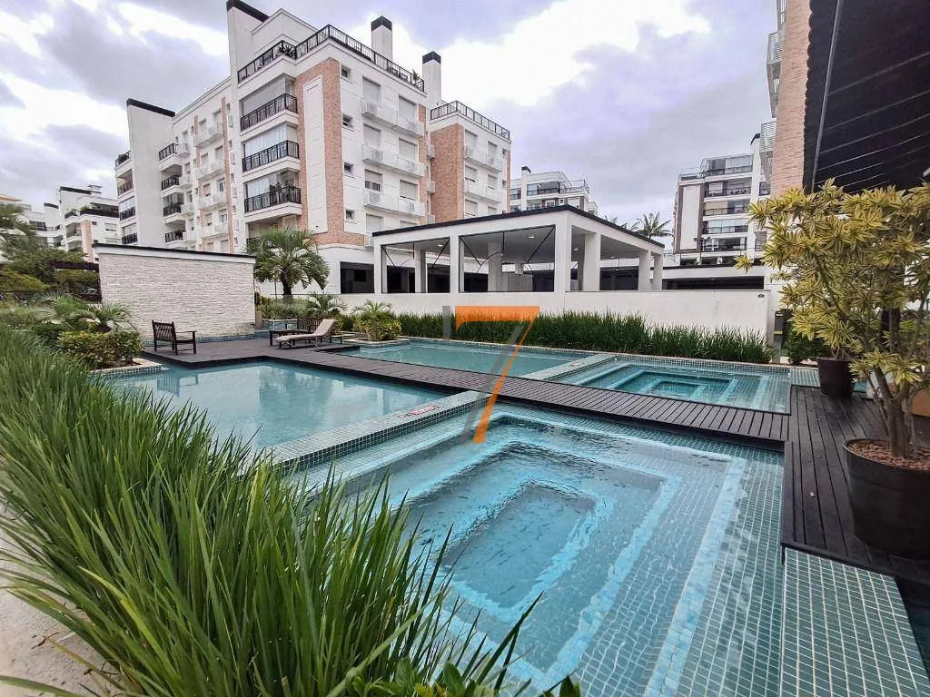 Furnished 230 m² apartment with 3 en-suite bedrooms — photo 32