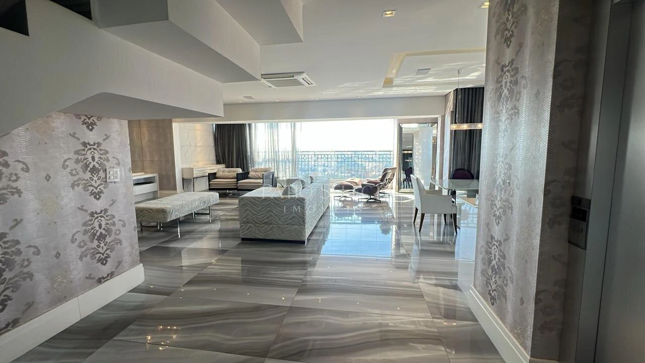 Furnished apartment, 309 m², with floor-to-ceiling windows — photo 3